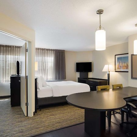 โซเนสตา ซิมพลี สวีท ดัลลัส แกลเลอเรีย Hotel ภายนอก รูปภาพ