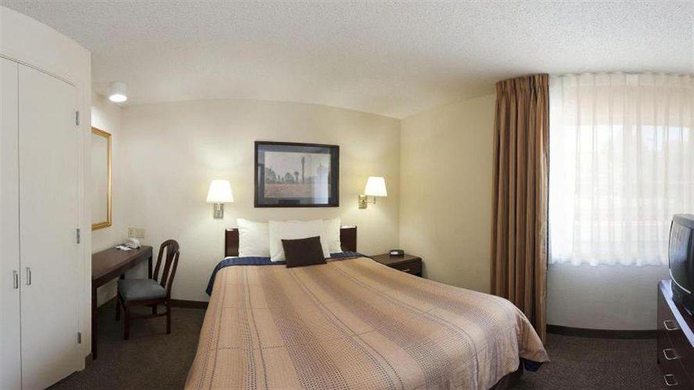 โซเนสตา ซิมพลี สวีท ดัลลัส แกลเลอเรีย Hotel ภายนอก รูปภาพ