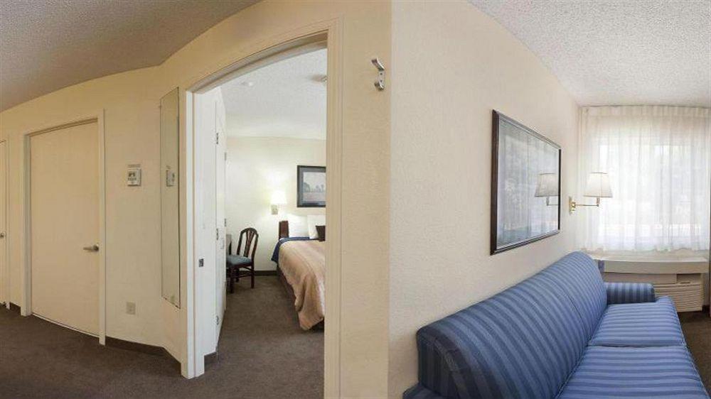 โซเนสตา ซิมพลี สวีท ดัลลัส แกลเลอเรีย Hotel ภายนอก รูปภาพ