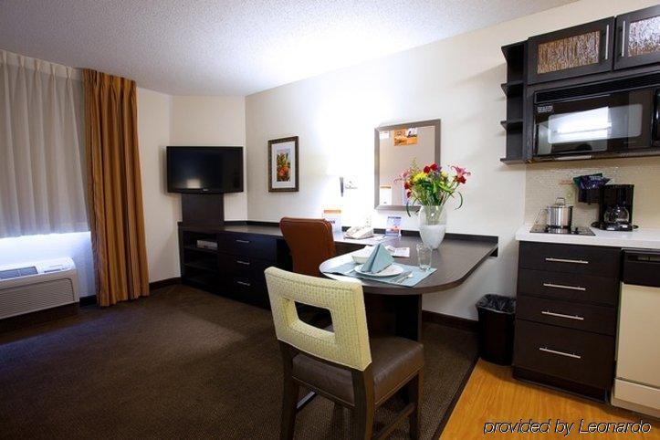 โซเนสตา ซิมพลี สวีท ดัลลัส แกลเลอเรีย Hotel ภายนอก รูปภาพ